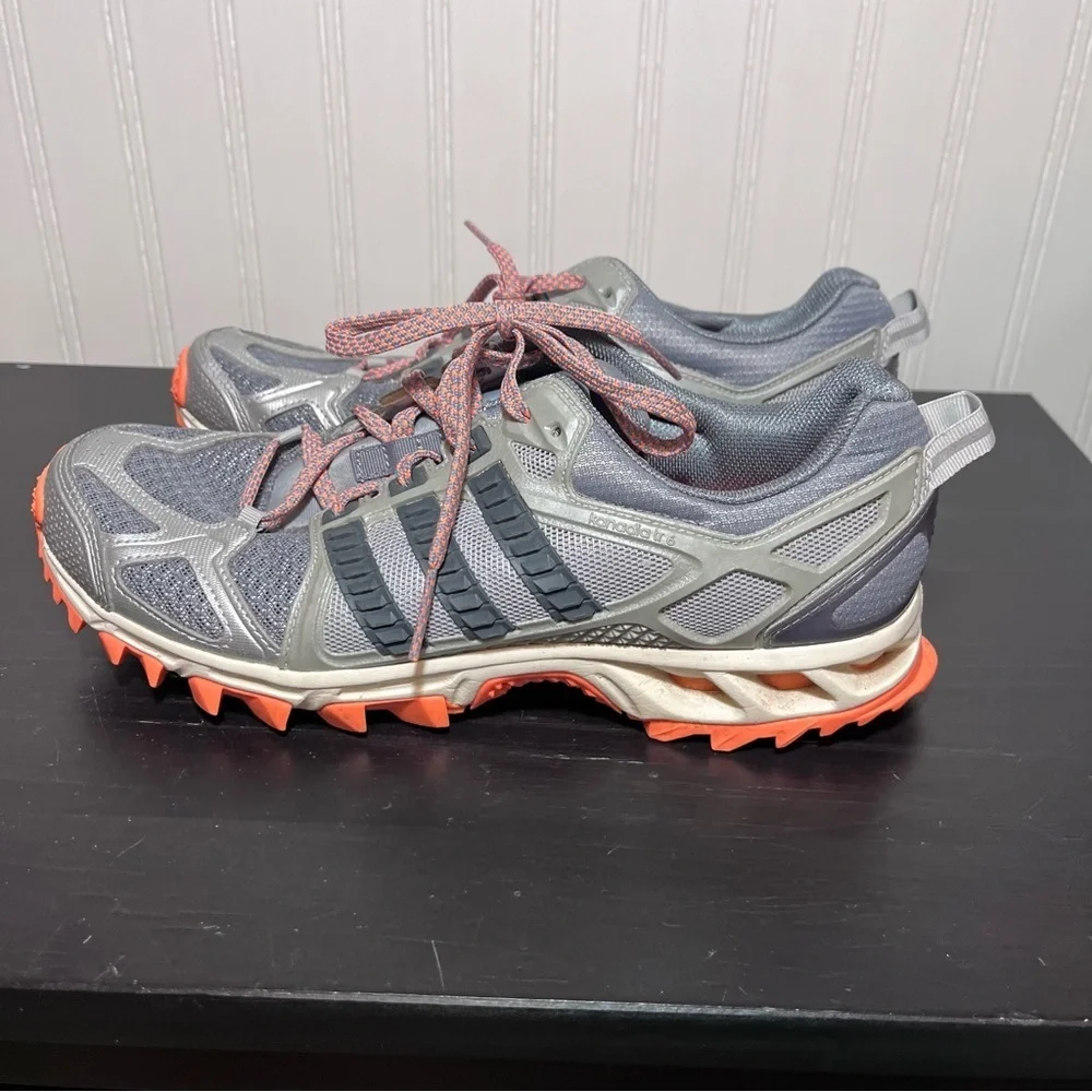 adidas lightweight athletic